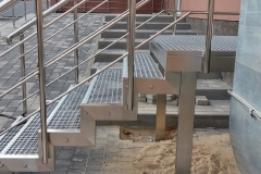 Лестницы на металлическом каркасе на заказ в Воронеже